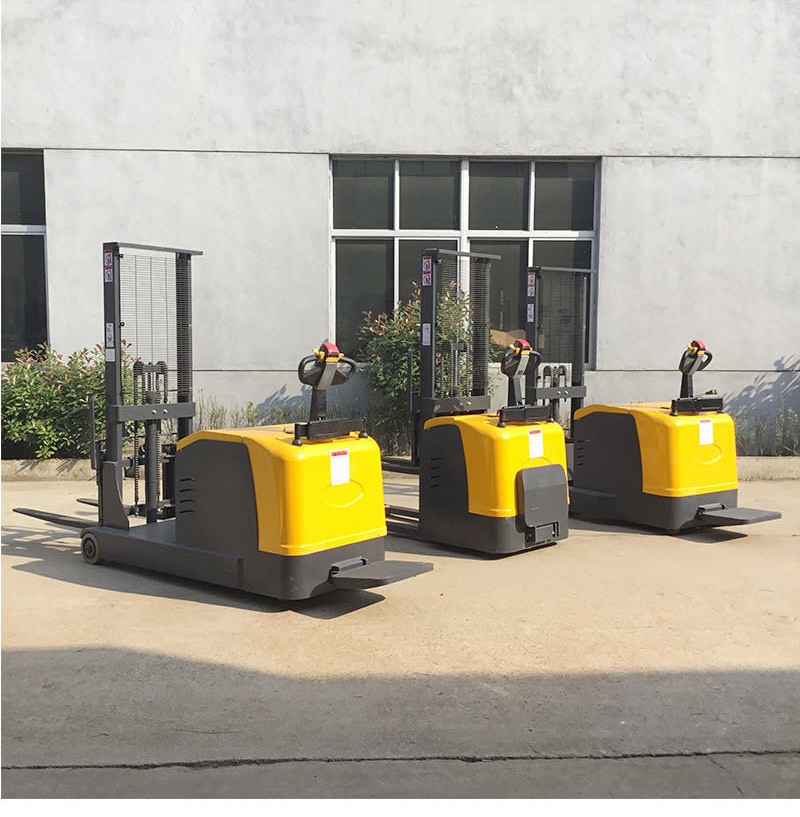 前移電動(dòng)堆高車3