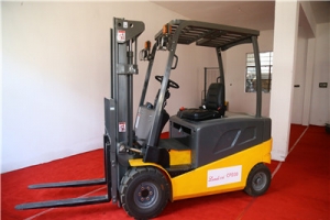 四輪電動搬運叉車操作培訓視頻！