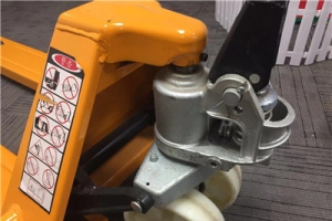 手動拖盤搬運車不能正常提升是怎么回事?