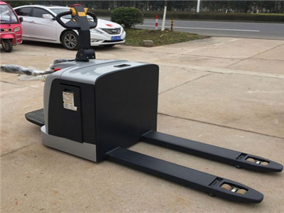 電動(dòng)搬運(yùn)車(chē)叉車(chē)