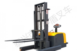 前移式電動堆高車如何進行防腐措施?