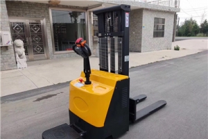 電動式堆高車為何霸占柴油叉車市場？