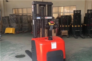 站駕式全電動(dòng)堆高車(chē)無(wú)法起升原因及解決辦法 !