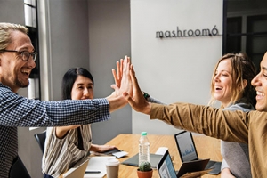 電動叉車廠家如何優化團隊中上下級關系？