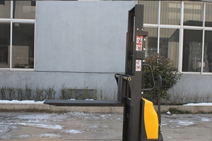 半電動(dòng)堆高車(chē)的常見(jiàn)故障有哪些？