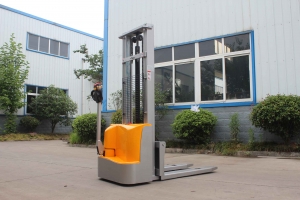 電動叉車油泵不工作的故障現(xiàn)象和轉(zhuǎn)向問題