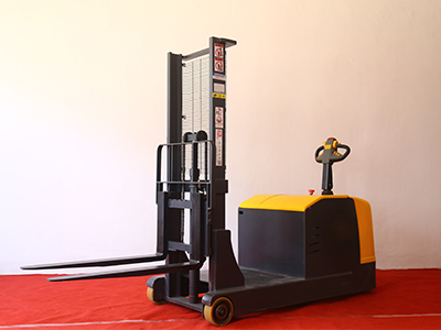 電動(dòng)叉車