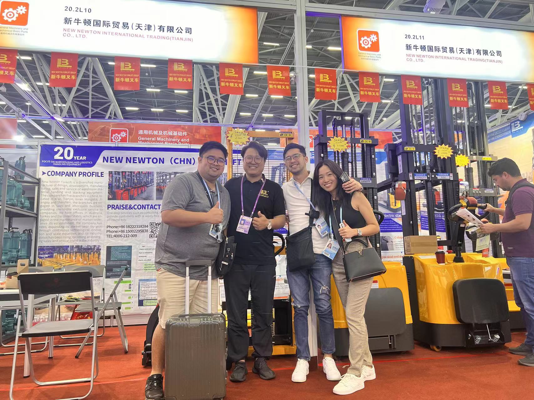 再聚廣交會，新牛頓叉車物流搬運(yùn)設(shè)備的明星登場！