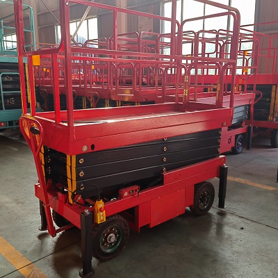 戶外高空作業：越野款升降平臺車