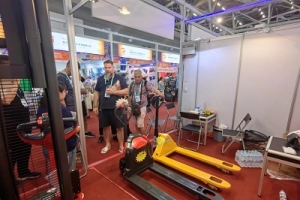 想買到性價(jià)比高的手動(dòng)液壓搬運(yùn)車？看這篇就夠了！