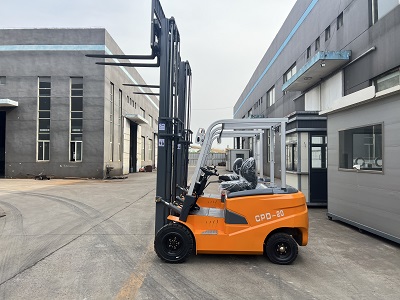 ?CPD?型電池平衡重叉車(chē)