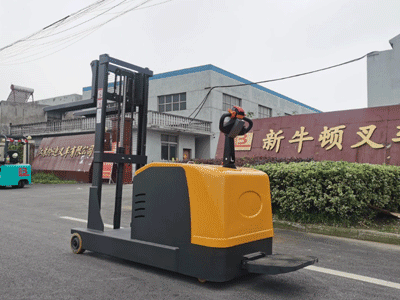 大噸位需求的朋友 要不要看看站駕式平衡重堆高車？