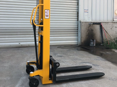 新牛頓手動液壓堆高車