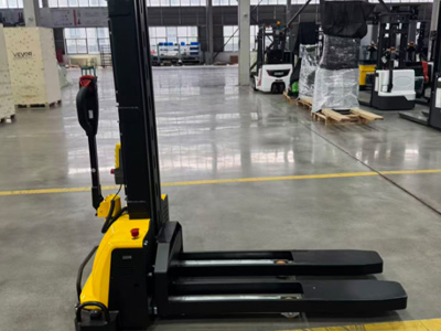 雨天/油污地面作業 全電動自體登高車還能好用嗎?