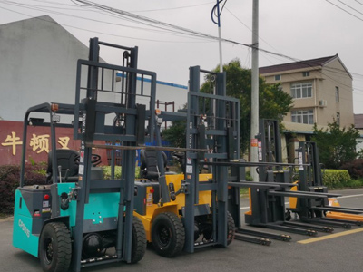 電動(dòng)堆高車產(chǎn)品