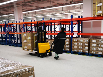 江蘇電動堆高車產(chǎn)品