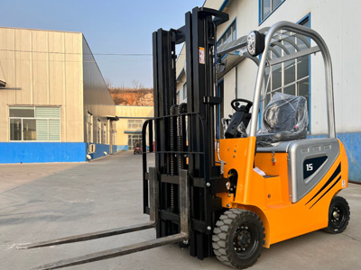 電動(dòng)叉車