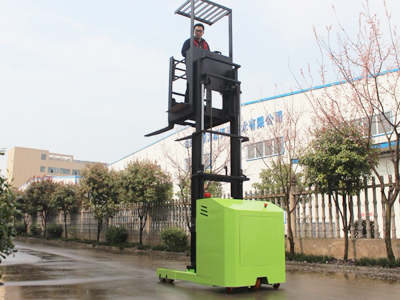 倉庫揀貨效率低?倉儲揀選車怎么選才不踩坑