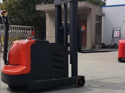 無支腿電動堆高車