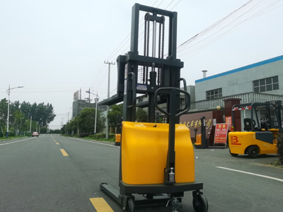 選叉車注意事項(xiàng)